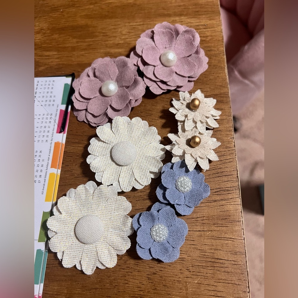 Flower hair clips